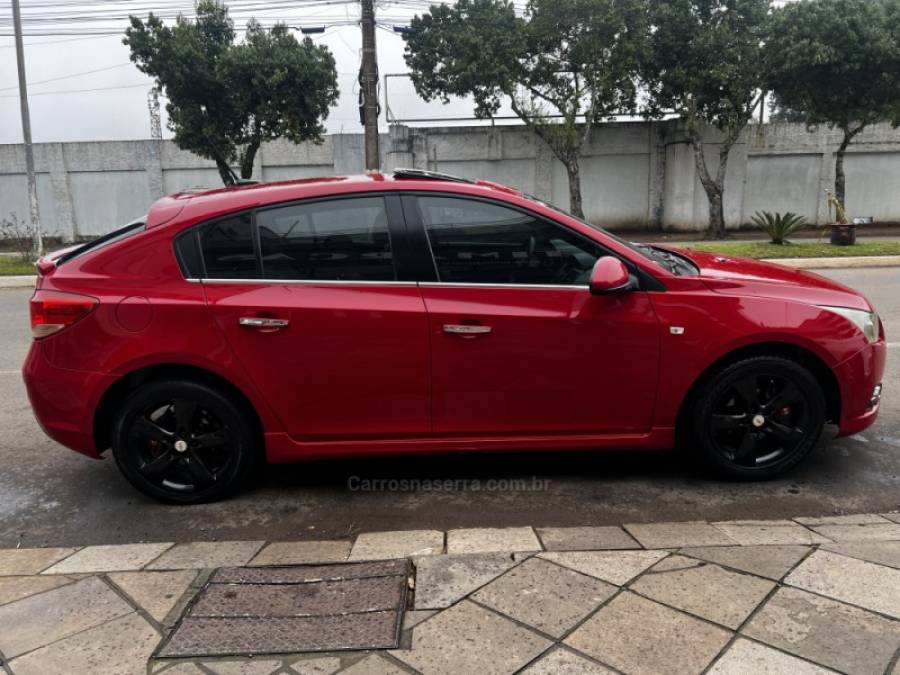 CHEVROLET - CRUZE - 2014/2014 - Vermelha - R$ 66.800,00