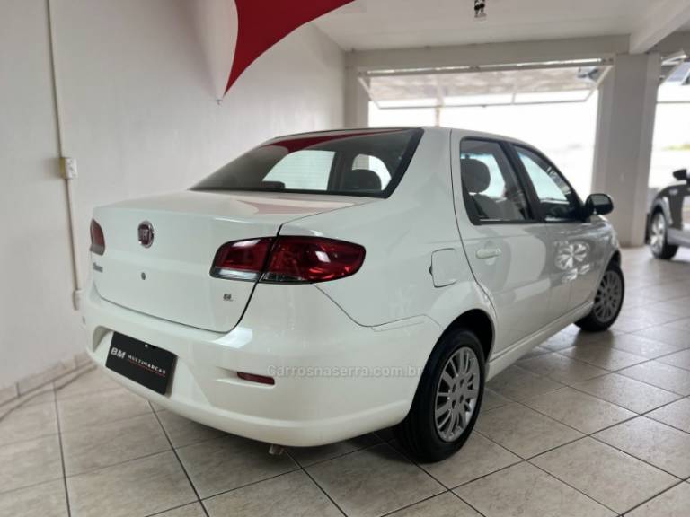 FIAT - SIENA - 2015/2015 - Branca - R$ 34.800,00