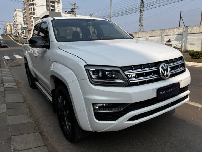 VOLKSWAGEN - AMAROK - 2021/2021 - Branca - R$ 175.500,00