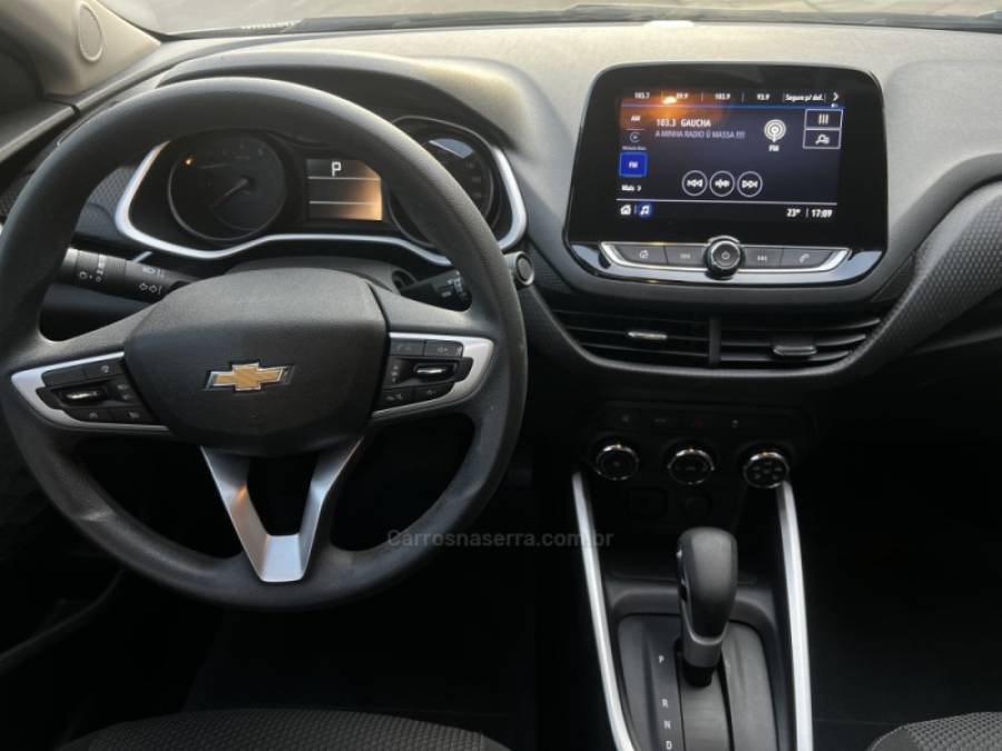 CHEVROLET - ONIX - 2023/2023 - Prata - R$ 87.800,00