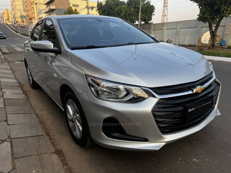 CHEVROLET - ONIX - 2023/2023 - Prata - R$ 87.800,00