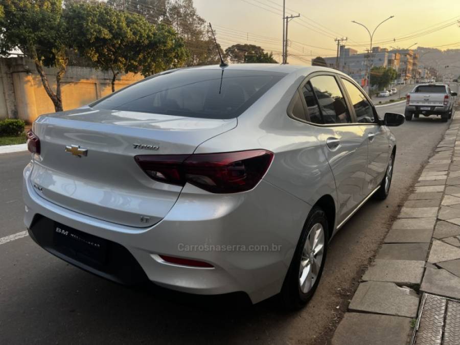 CHEVROLET - ONIX - 2023/2023 - Prata - R$ 87.800,00