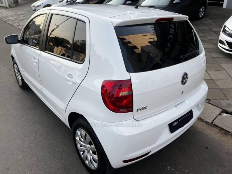 VOLKSWAGEN - FOX - 2014/2014 - Branca - R$ 42.800,00