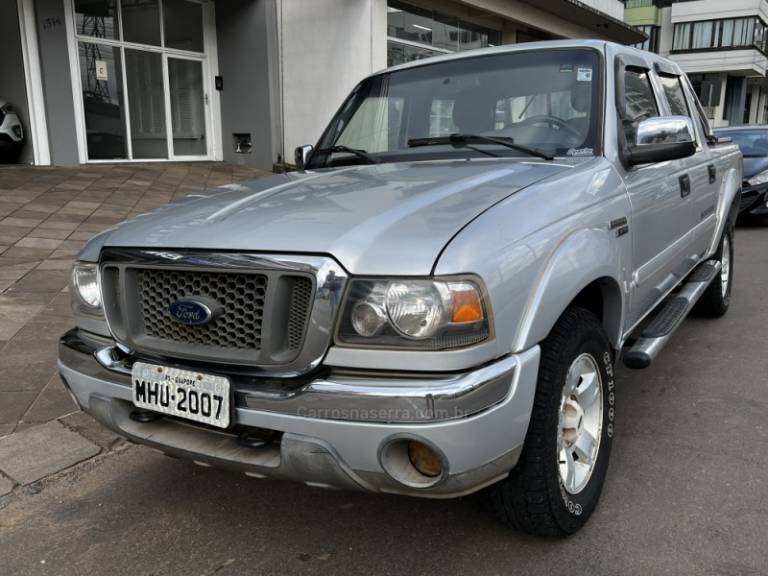 FORD - RANGER - 2005/2006 - Prata - R$ 49.800,00