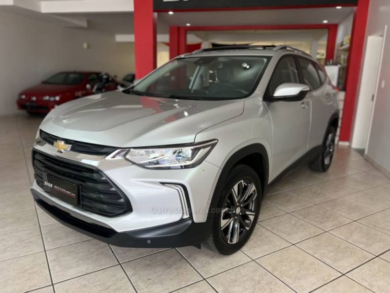 CHEVROLET - TRACKER - 2022/2023 - Prata - R$ 119.800,00