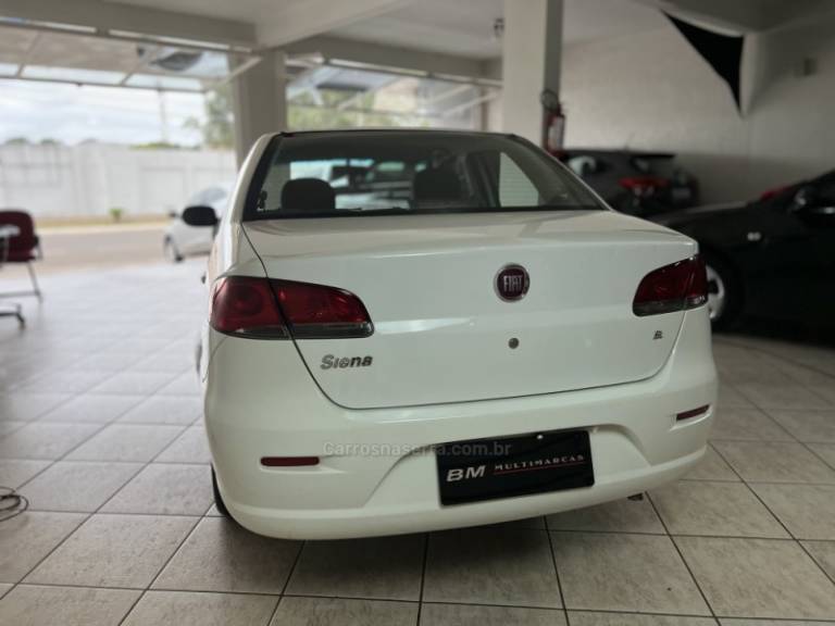 FIAT - SIENA - 2015/2015 - Branca - R$ 34.800,00