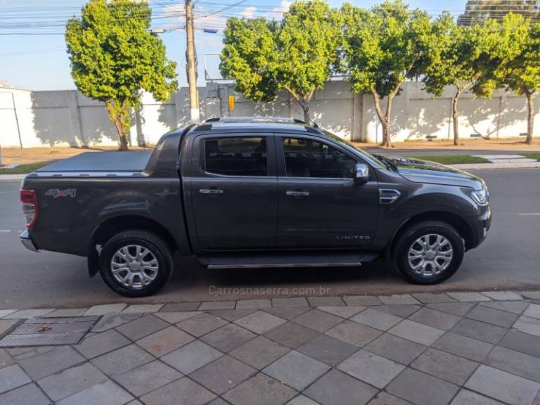 FORD - RANGER - 2018/2019 - Cinza - R$ 198.800,00