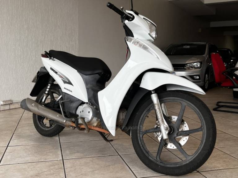 HONDA - BIZ 125 - 2013/2013 - Branca - R$ 11.500,00