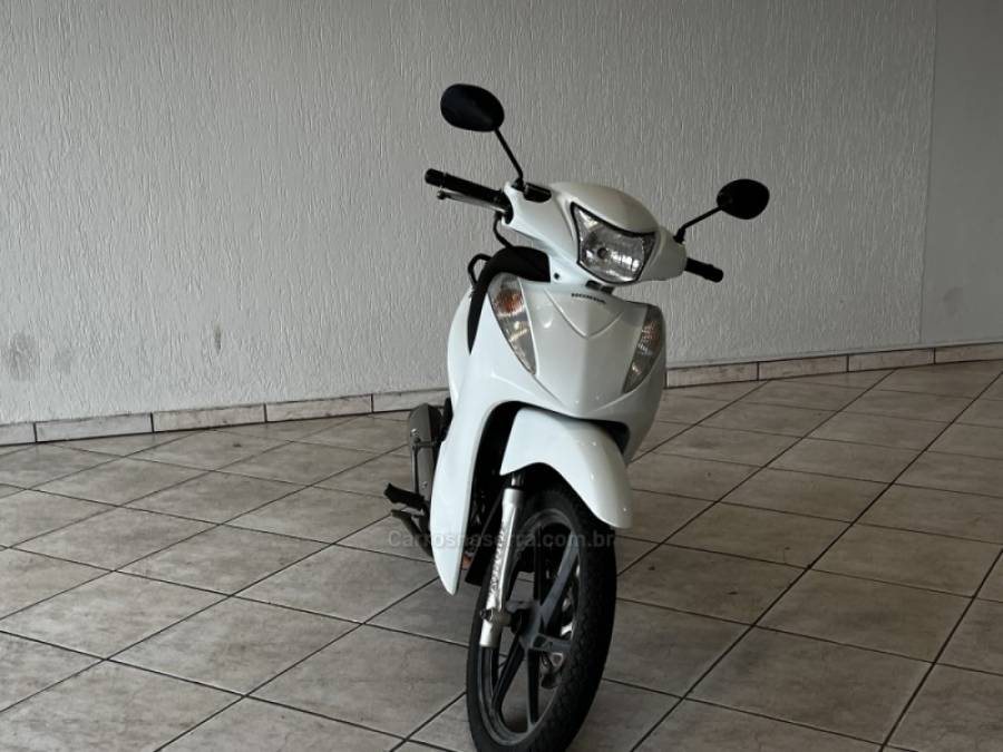 HONDA - BIZ 125 - 2013/2013 - Branca - R$ 11.500,00