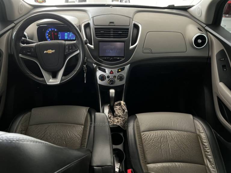 CHEVROLET - TRACKER - 2015/2015 - Prata - R$ 70.800,00