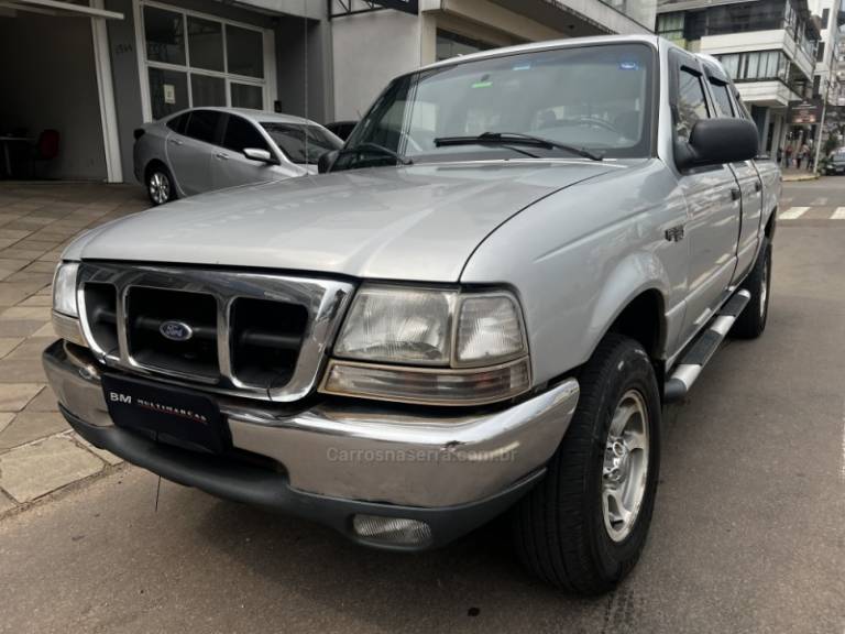 FORD - RANGER - 2003/2004 - Prata - R$ 65.800,00