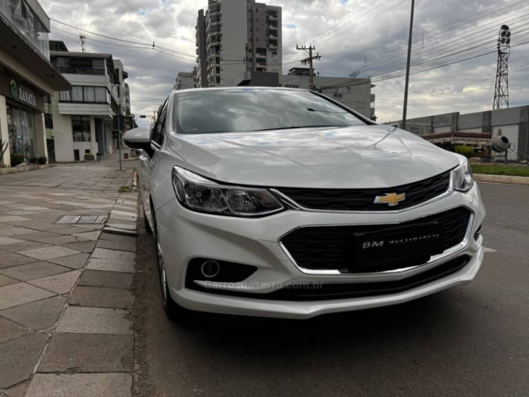 CHEVROLET - CRUZE - 2018/2018 - Branca - R$ 83.800,00