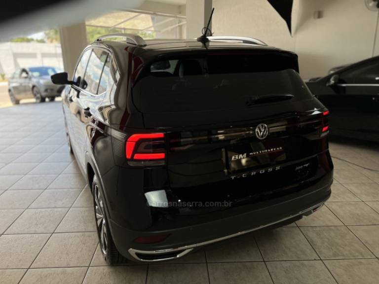 VOLKSWAGEN - T-CROSS - 2020/2021 - Preta - R$ 118.800,00