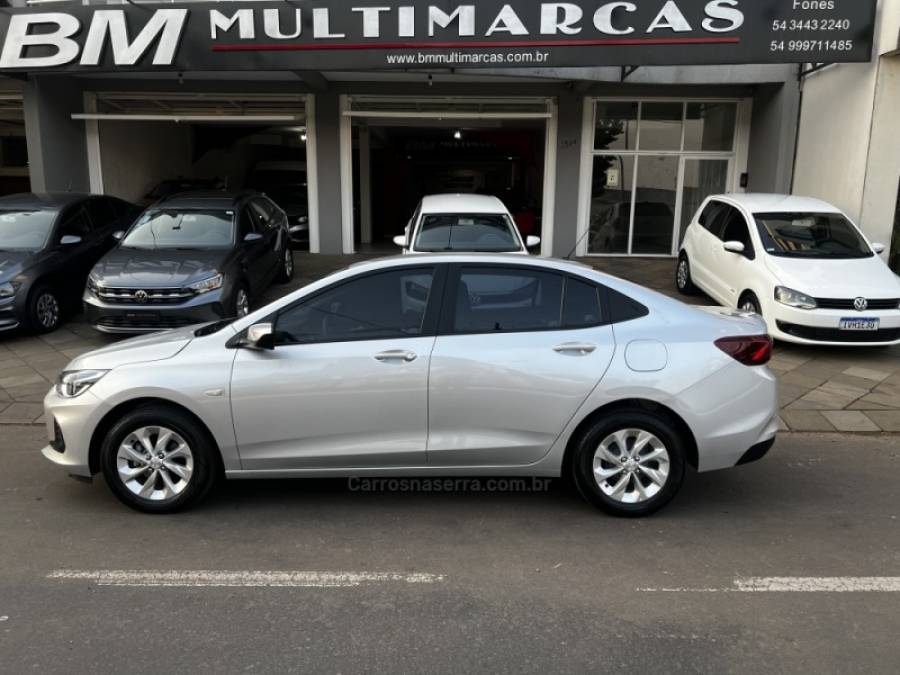 CHEVROLET - ONIX - 2023/2023 - Prata - R$ 87.800,00