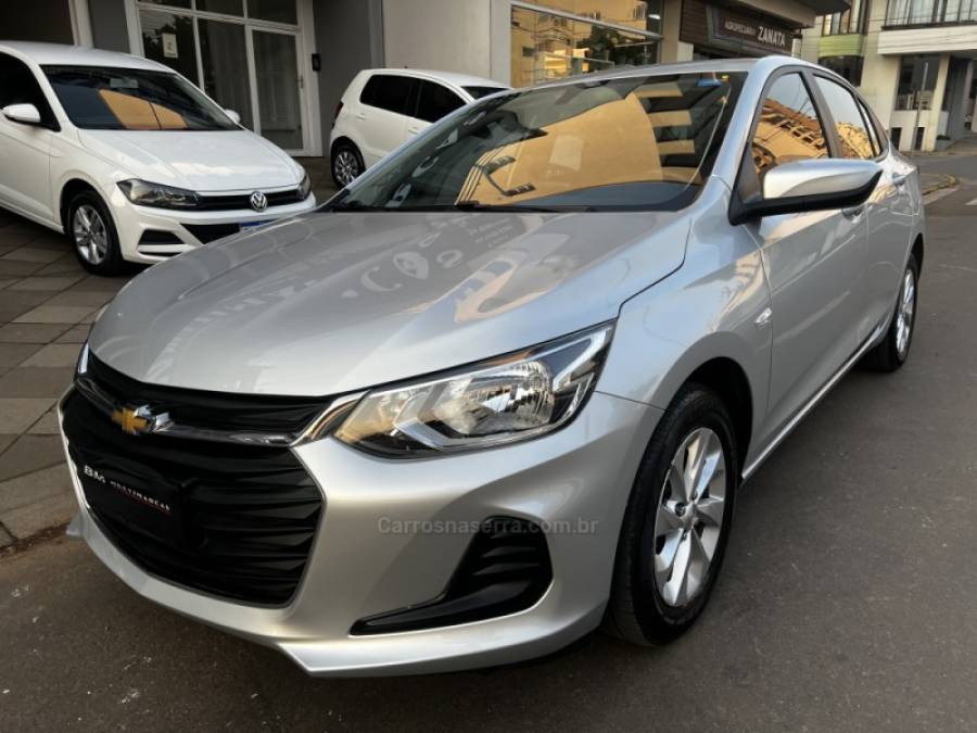 CHEVROLET - ONIX - 2023/2023 - Prata - R$ 87.800,00