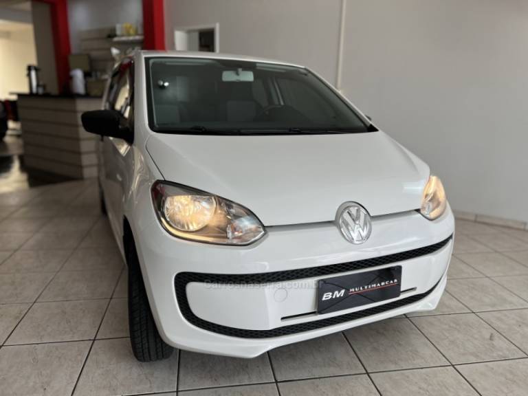 VOLKSWAGEN - UP - 2016/2016 - Branca - R$ 41.800,00