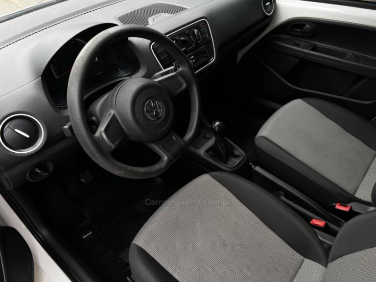 VOLKSWAGEN - UP - 2016/2016 - Branca - R$ 39.800,00