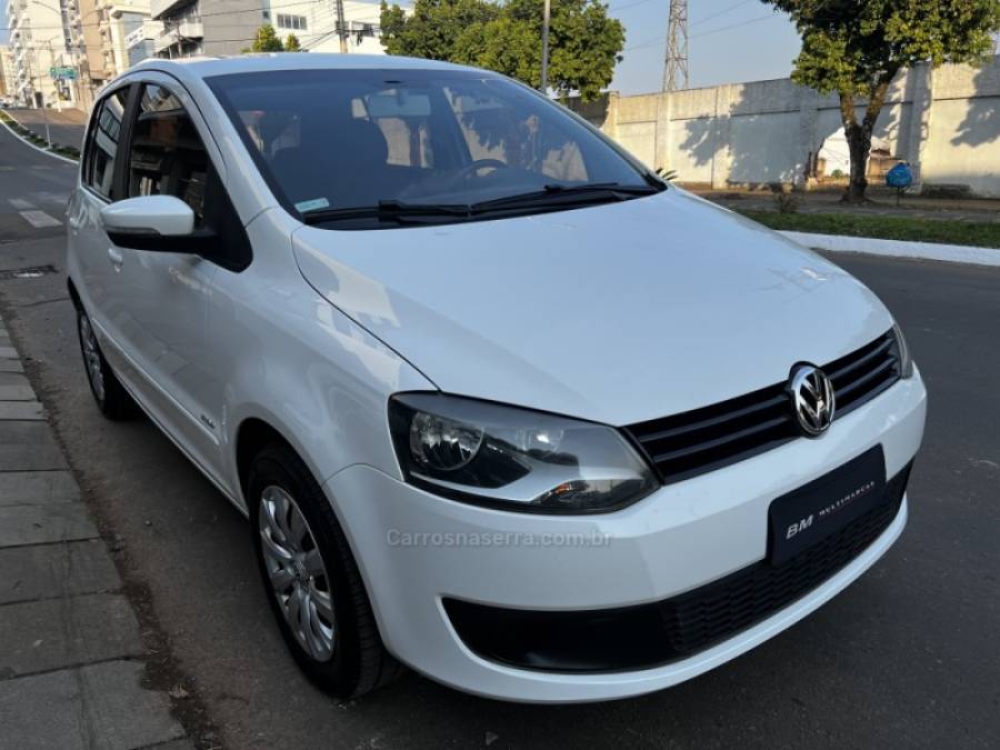 VOLKSWAGEN - FOX - 2014/2014 - Branca - R$ 42.800,00