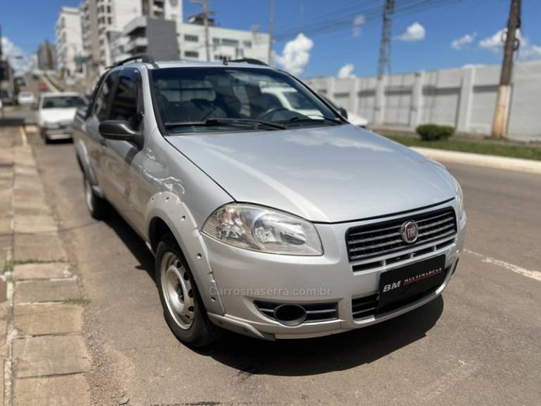 FIAT - STRADA - 2011/2011 - Prata - R$ 43.800,00