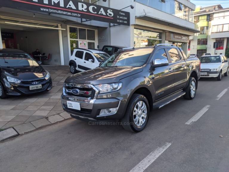 FORD - RANGER - 2018/2019 - Cinza - R$ 198.800,00