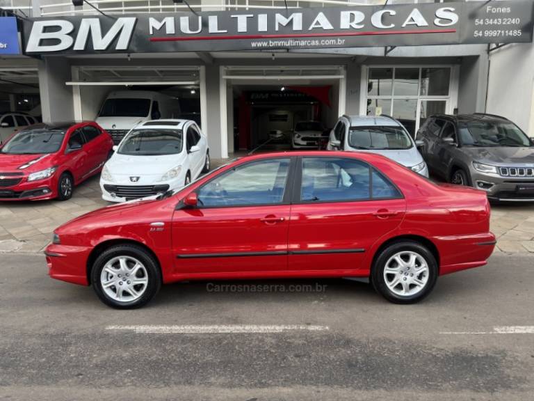 FIAT - MAREA - 2001/2002 - Vermelha - R$ 69.000,00