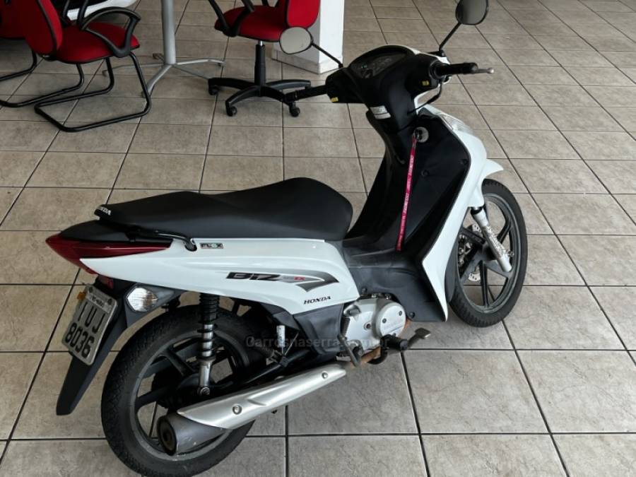 HONDA - BIZ 125 - 2013/2013 - Branca - R$ 11.500,00