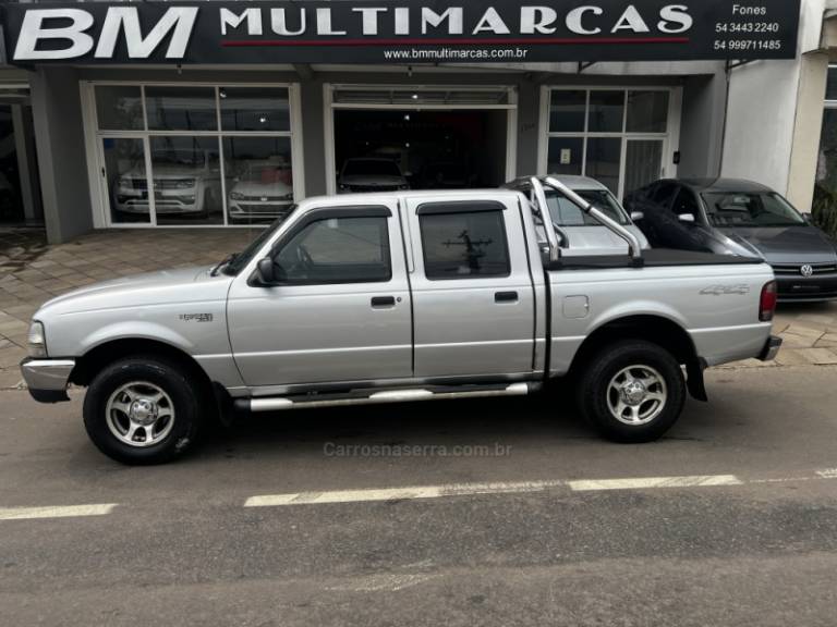 FORD - RANGER - 2003/2004 - Prata - R$ 65.800,00