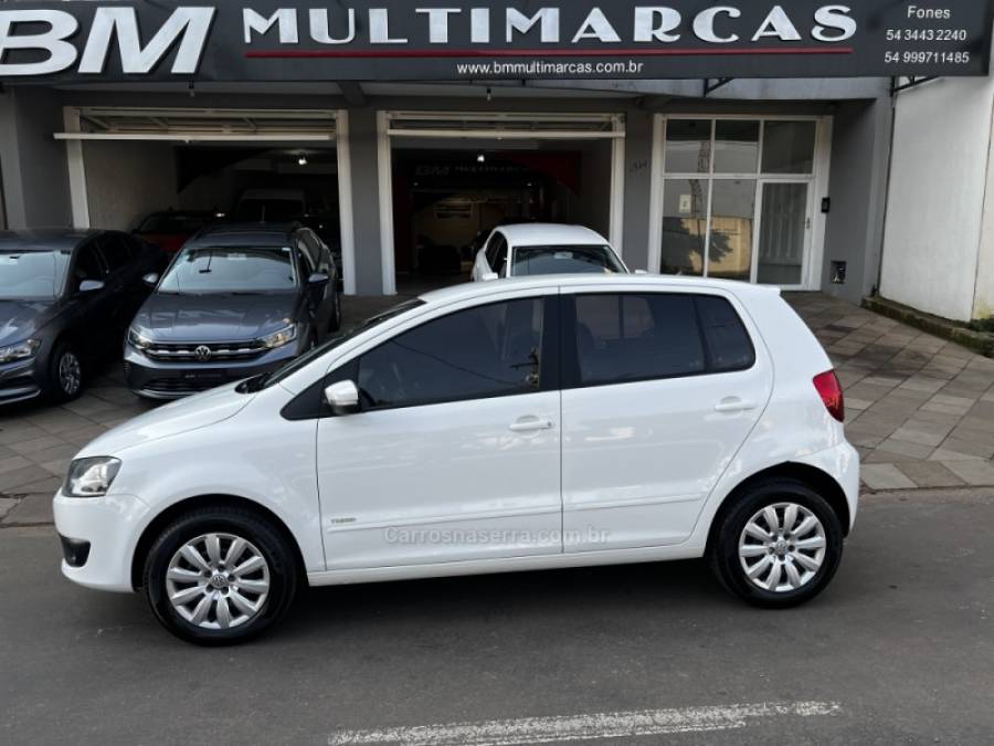 VOLKSWAGEN - FOX - 2014/2014 - Branca - R$ 42.800,00